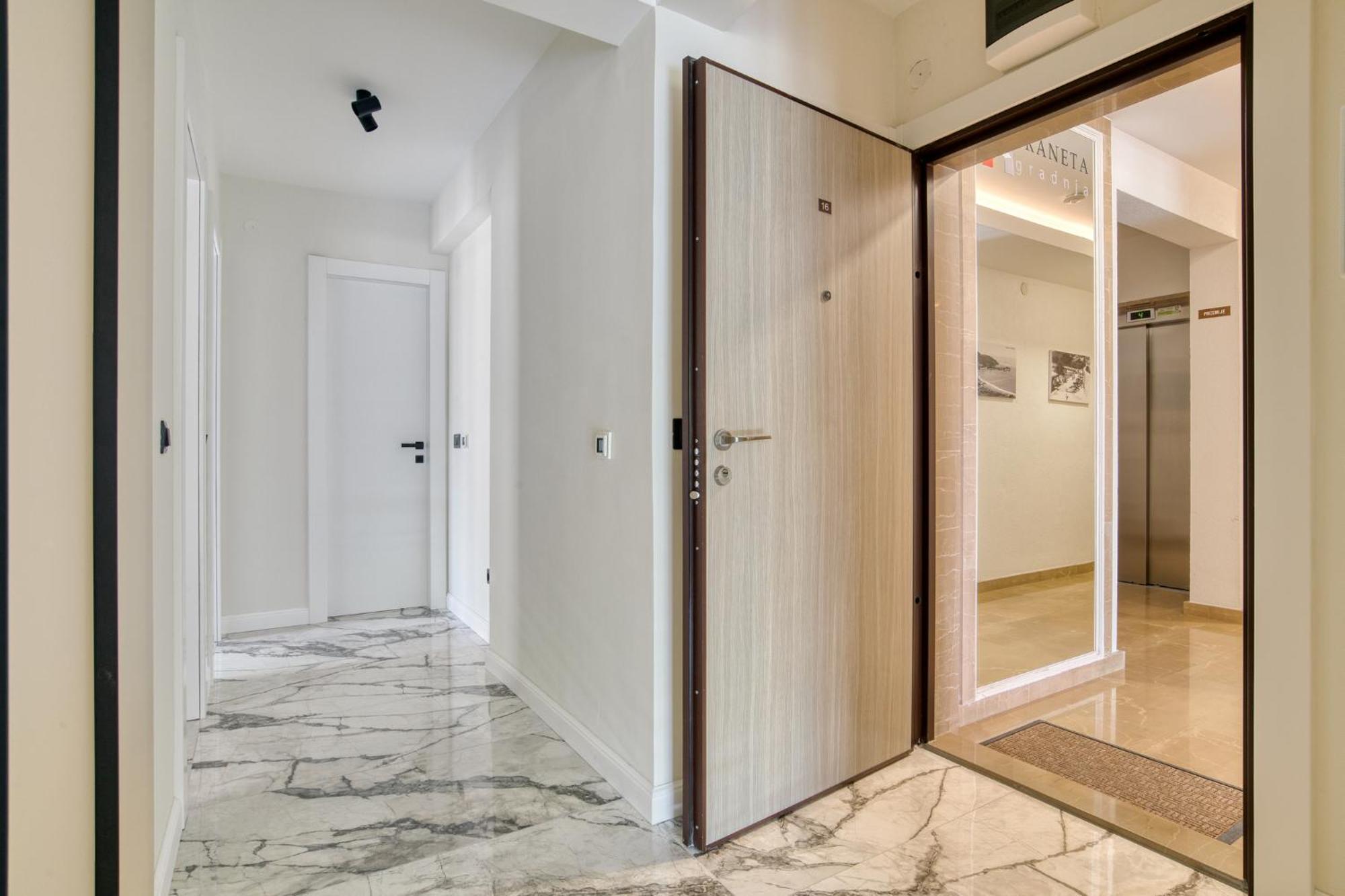 Ap Royal Oak - 2 Bedroom Apartment In Budva Dış mekan fotoğraf