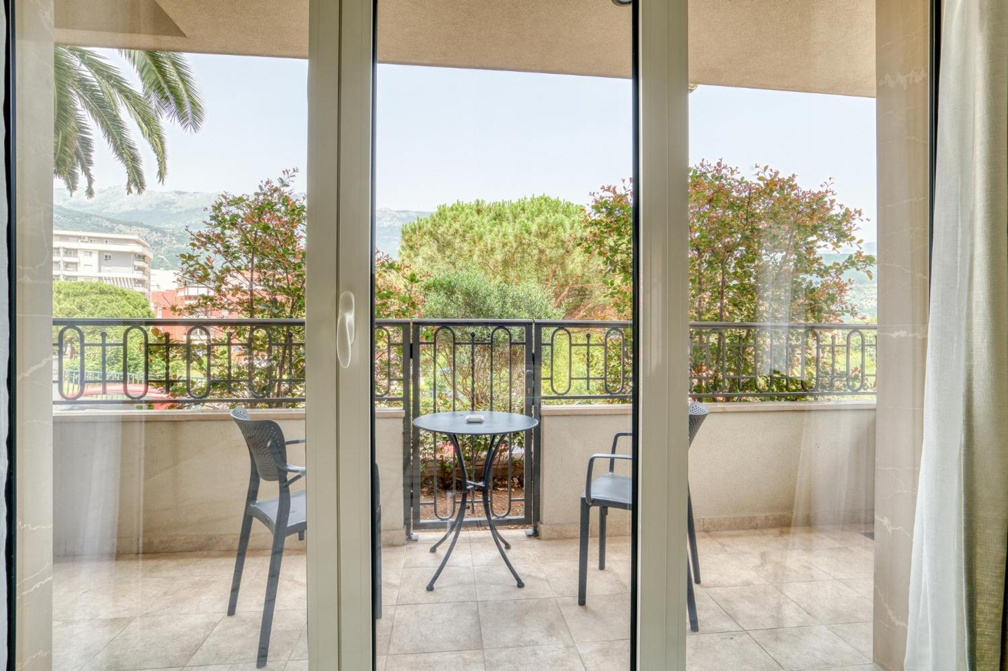 Ap Royal Oak - 2 Bedroom Apartment In Budva Dış mekan fotoğraf